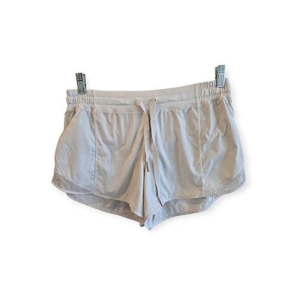 Lululemon Hotty Hot Shorts Activewear White Cream Color Size 10 - Picture 1 of 6